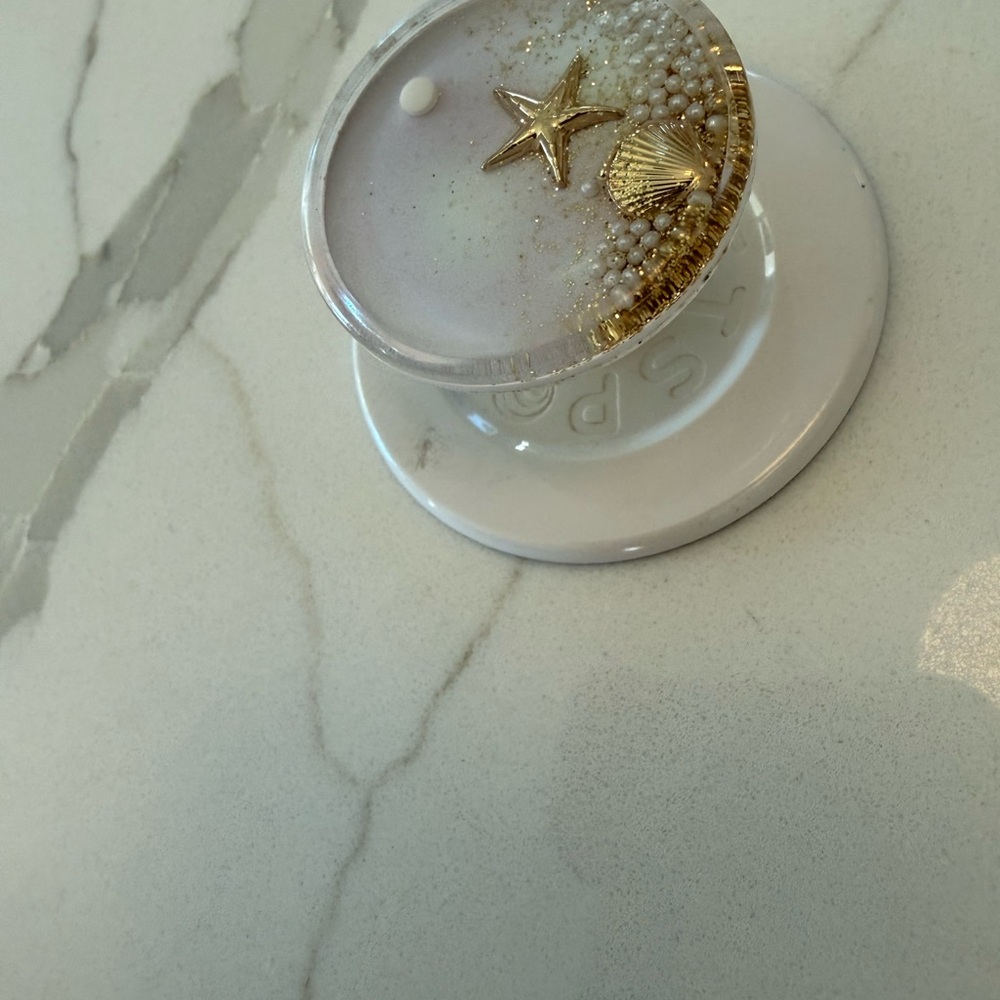 PopSockets PopGrip MagSafe Tide Pool (Gold Shell & Star Float) – Like New - Picture 2 of 4